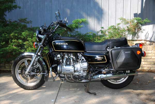 Jakie kufry na motor?