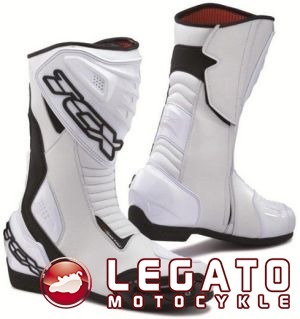 Jakie buty na sportowy motocykl?