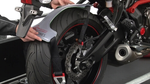 Jak przewieźć motocykl? Sposoby transportu i mocowania