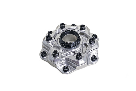 EVOTECH RC Zestaw mocujący zębatkę tylną  Triumph Speed Triple 1200 RS 2021-2025