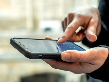 Hartowane szkło ochronne wyświetlacza Quad Lock - iPhone 16 Pro QUAD LOCK