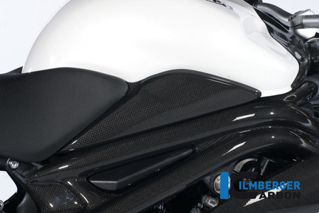 Panel boczny zbiornika prawy - carbon Triumph Speed Triple (2011-now) ILMBERGER TSR.012.TRSPT.K