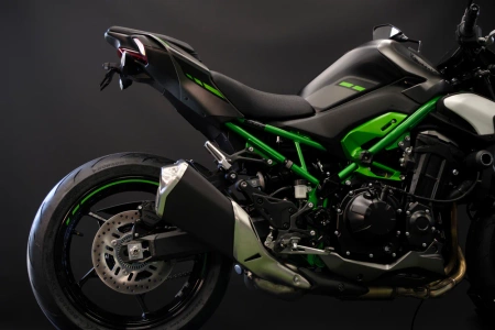 Evotech Performance mocowanie tablicy - Kawasaki Z900 2025+