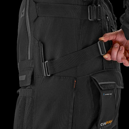 TRACKER MEN JKT BLK Shima