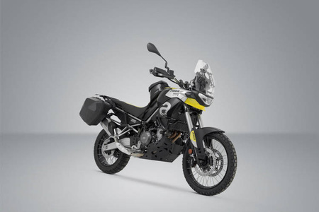 ZESTAW KUFRÓW BOCZNYCH URBAN ABS I STELAŻY SW-MOTECH APRILIA TUAREG 660 (21-) BLACK 2X165L
