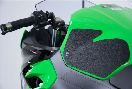 TANKPAD ANTYPOŚLIZGOWY Kawasaki Ninja 7 Hybrid HEV / Z 7 Hybrid HEV '24-, Ninja 250/400 '18- & Z400/ Z250 '19-, Z500 (Ninja) '24- BLACK