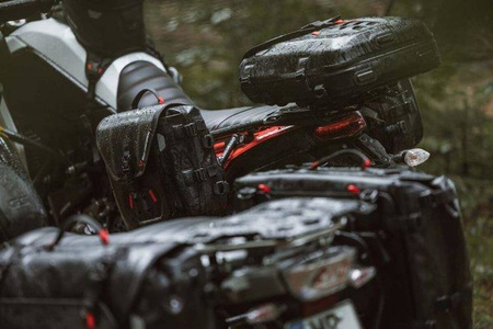 SAKWA BOCZNA LEWA SYSBAG WP M WODOODPORNA SW-MOTECH Z ADAPTEREM BLACK 17-23L