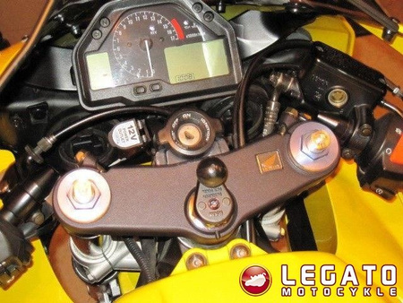 Uniwersalny uchwyt Finger Grip™ do telefonów komórkowych oraz przenośnych urządzeń elektronicznych montowany w trzon widelca w motocyklu