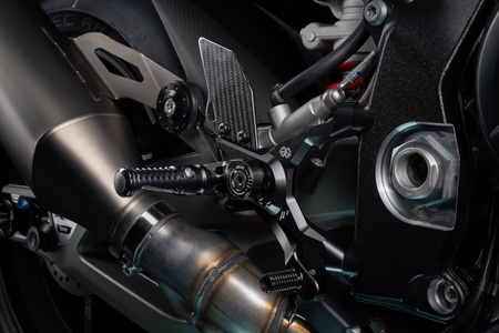 GILLES Sety sportowe podnóżków MUE2 BMW S1000RR 2025-