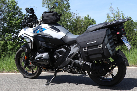 Side bag set Xtravel Basic Plug & Play for original Vario pannier rack for BMW R 1300 GS (2023-)