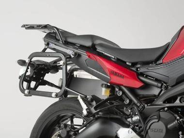 ZESTAW KUFRÓW BOCZNYCH TRAX ADV I STELAŻY SW-MOTECH YAMAHA MT-09 TRACER (14-18) SILVER 37/37 L