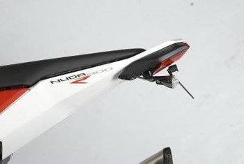 MOCOWANIE TABLICY REJESTRACYJNEJ RG RACING HUSQVARNA NUDA BLACK