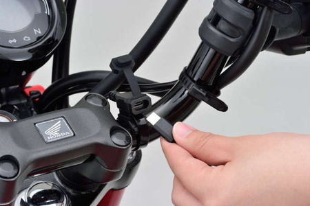 Daytona Źródło zasilania z Portem USB typu C na przewodzie do montażu na kierownicy motocykla 80399