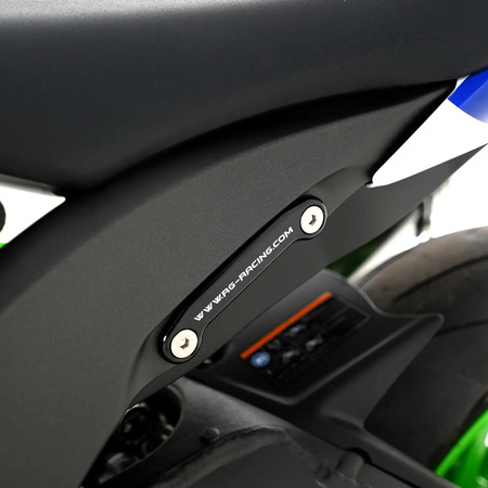 ZAŚLEPKA PODNÓŻKA TYŁ KAWASAKI ZX10R 11- TYLNA