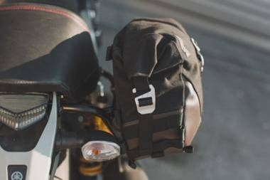 STELAŻ BOCZNY SLC LEWY SW-MOTECH YAMAHA XJR 1300 (15-) BLACK