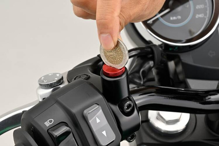 Śruba zaślepka do otworu lusterka  M10-P1.25/prawa czerwona