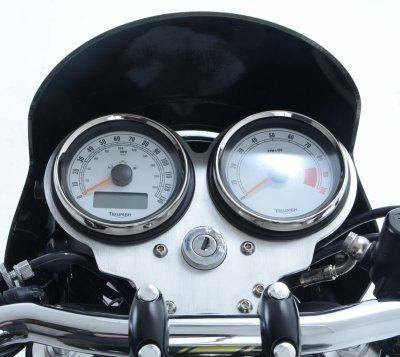 NAKŁADKA NA PANEL WSKAŹNIKÓW RG RACING TRIUMPH THRUXTON 08-14 SILVER