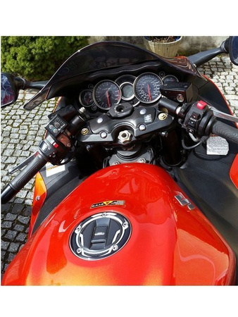 OSŁONA WLEWU PALIWA SUZUKI 2003-2016 (WZÓR NAKED)