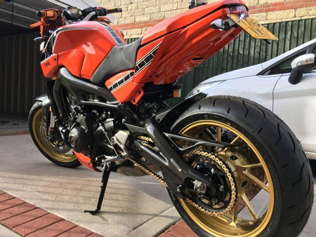 Carbon2Race osłony wahacza Yamaha MT-09 2013-20