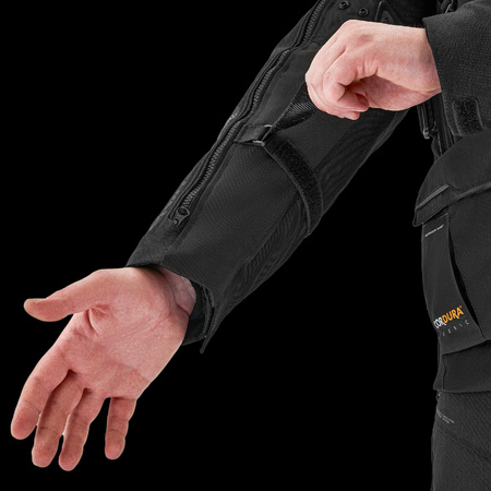 TRACKER MEN JKT BLK Shima