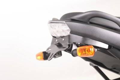 MOCOWANIE TABLICY REJESTRACYJNEJ RG RACING KAWASAKI VERSYS 650 BLACK