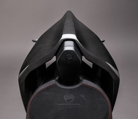 Carbonowa nakładka na siedzenie LighTech DUCATI PANIGALE V4 2018-2020