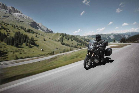 ZESTAW KUFRÓW BOCZNYCH TRAX ION I STELAŻY SW-MOTECH TRIUMPH TIGER1200/EXPLOR (11-) BLACK 37/37L