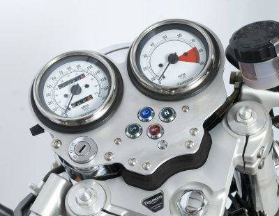 NAKŁADKA NA PANEL WSKAŹNIKÓW RG RACING TRIUMPH THRUXTON 08- SILVER