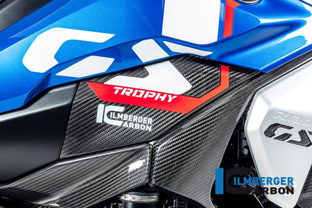 Osłona dolna zbiornika prawa (górny element) - błyszcząca carbon BMW R 1300 GS (od 2023) ILMBERGER CG.TUR.034.R23GS