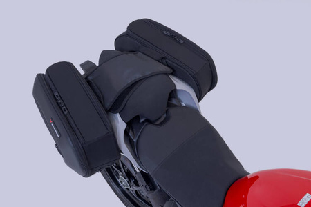 ZESTAW SAKW BOCZNYCH PRO BLAZE H I STELAŻY SW-MOTECH DUCATI STREETFIGHTER V4/S (19-) BLACK