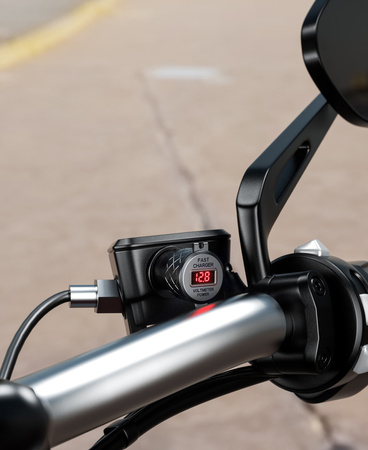 FreedConn MC17A Gniazdo zapalniczki 2xUSB Quick Charge 3.0 12-24V Woltomierz