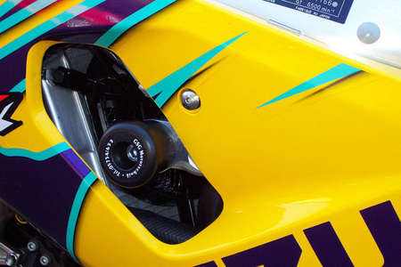 GSG Mototechnik crash pady bez wiercenia otworu w owiewkach Suzuki GSX-R 600 2001-2003