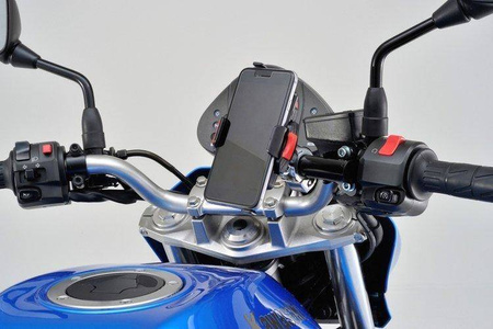 Daytona Uniwersalna poprzeczka w kolorze czarnym, z możliwością zamontowania w obejmie pompy hamulcowej/sprzęgłowe Ø22.2 mm (wersja płaska) 92801