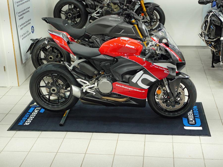 Dywan warsztatowy do motocykla Merchandise Merchandise 95x240 cm - czarny ILMBERGER TEP.002