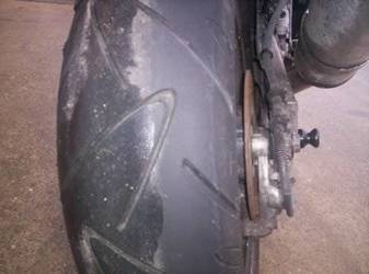 ROLKI WAHACZA M12 ZXR750/ZX7-R/ZXR400 WHITE R&G