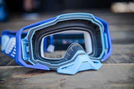 100 PROCENT GOGLE MODEL ARMEGA ROYAL CLEAR LENS KOLOR NIEBIESKI SZYBKA PRZEŹROCZYSTA