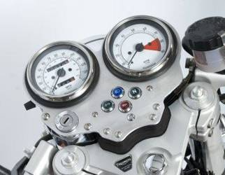 NAKŁADKA NA PANEL WSKAŹNIKÓW RG RACING TRIUMPH THRUXTON 04- / BONNEVILLE 06- SILVER