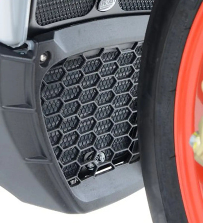 OSŁONA CHŁODNICY OLEJU APRILIA V4 TUONO 1100 15-  RSV4 RR 15-  RSV4 RF BLACK