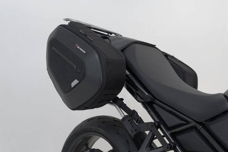 ZESTAW SAKW I STELAŻY LEGEND GEAR LC BLACK EDITION SW-MOTECH TRIUMPH BONNEVILLE SPEEDMASTER (18-)