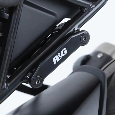 RG RACING MOCOWANIE WYDECHU + ZESTAW ZAŚLEPEK PODNÓŻKÓW KTM RC125 (17-) / RC390 (17-) BLACK