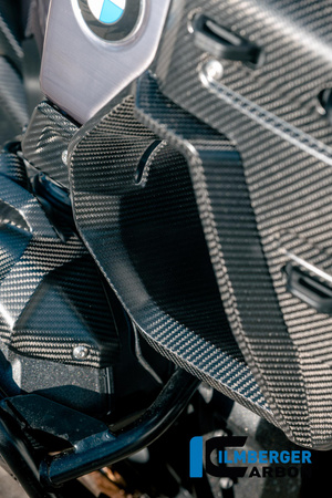 Osłona wylotu powietrza prawa - carbon mat bmw r 1300 gs adventure (od 2024) ILMBERGER CM.LAR.017.24GSA