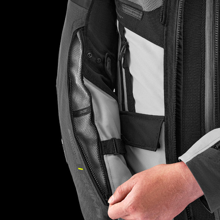 TRACKER MEN JKT GREY Shima