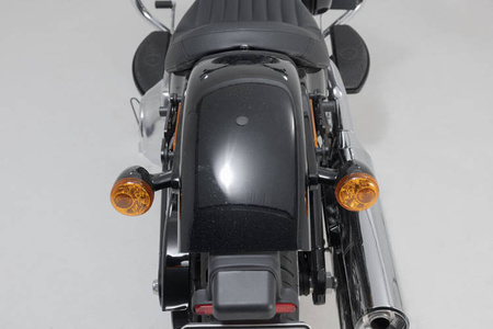 ZESTAW SAKW I STELAŻY LEGEND GEAR LH1/LH1 SW-MOTECH 2X195L SOFTAIL STRBOB (17-) STANDARD (20-)