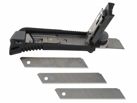Cutter carpet knife with 4 blades