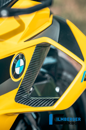 Wewnętrzne skrzydło prawe z włókna węglowego gloss - BMW S 1000 RR Strasse (od 2025) ILMBERGER CG.VFR.003.S125S