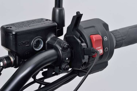 Daytona Źródło zasilania z portem USB typu C na smukłej obejmie do montażu na kierownicy motocykla 80400