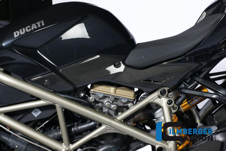 Panel boczny pod siedzeniem lewy - carbon Ducati Streetfighter 1100 (od 2009) ILMBERGER SED.007.STRFI.K