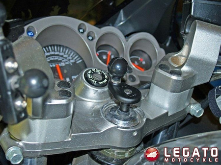 Uchwyt z wodoszczelnym futerałem AQUA BOX™ Pro 20 i5 do iPhone 5, 5c & 5s bez etui montowany w trzon widelca w motocyklu