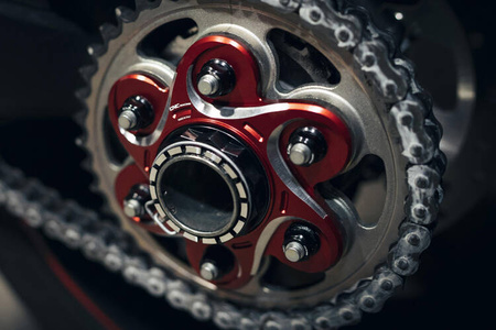 CNC RACING KOŁNIERZ ZĘBATKI TYLNEJ DUCATI, KOLOR CZARNO SREBRNY