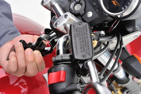 Daytona Aluminiowy uchwyt zaciskowy 22,2mm anodowany na czarno 97253